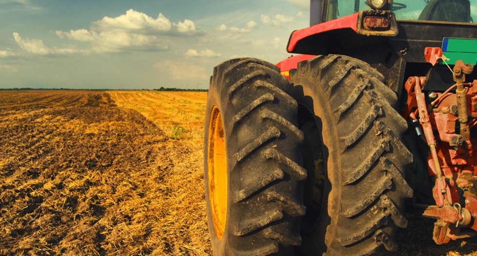 Tractor en el campo