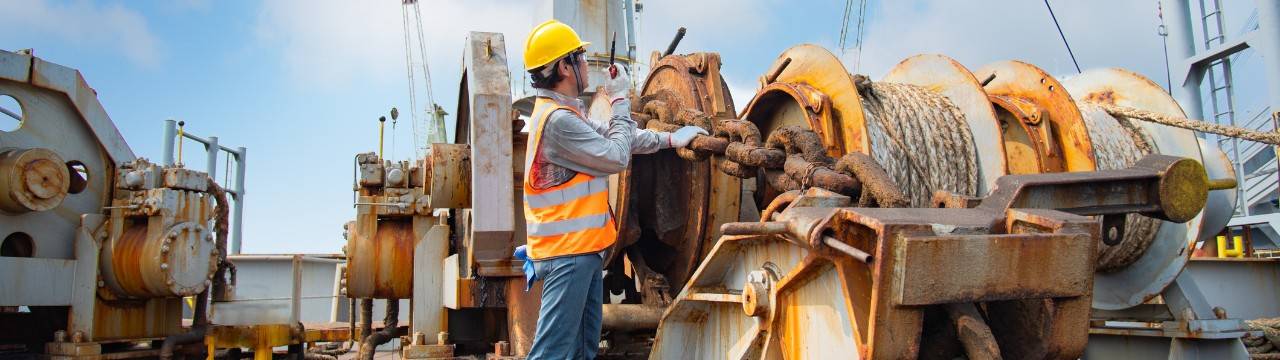 Más allá del motor: los lubricantes para maquinaria auxiliar de barco