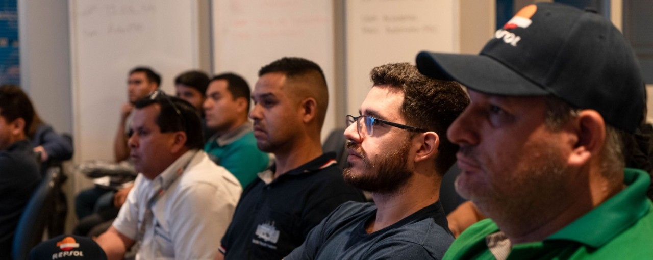 Repsol Lubricantes impulsa la formación técnica con seminarios de aceites dieléctricos en Chile y Paraguay