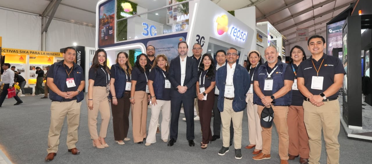Equipo Repsol en PERUMIN 2025